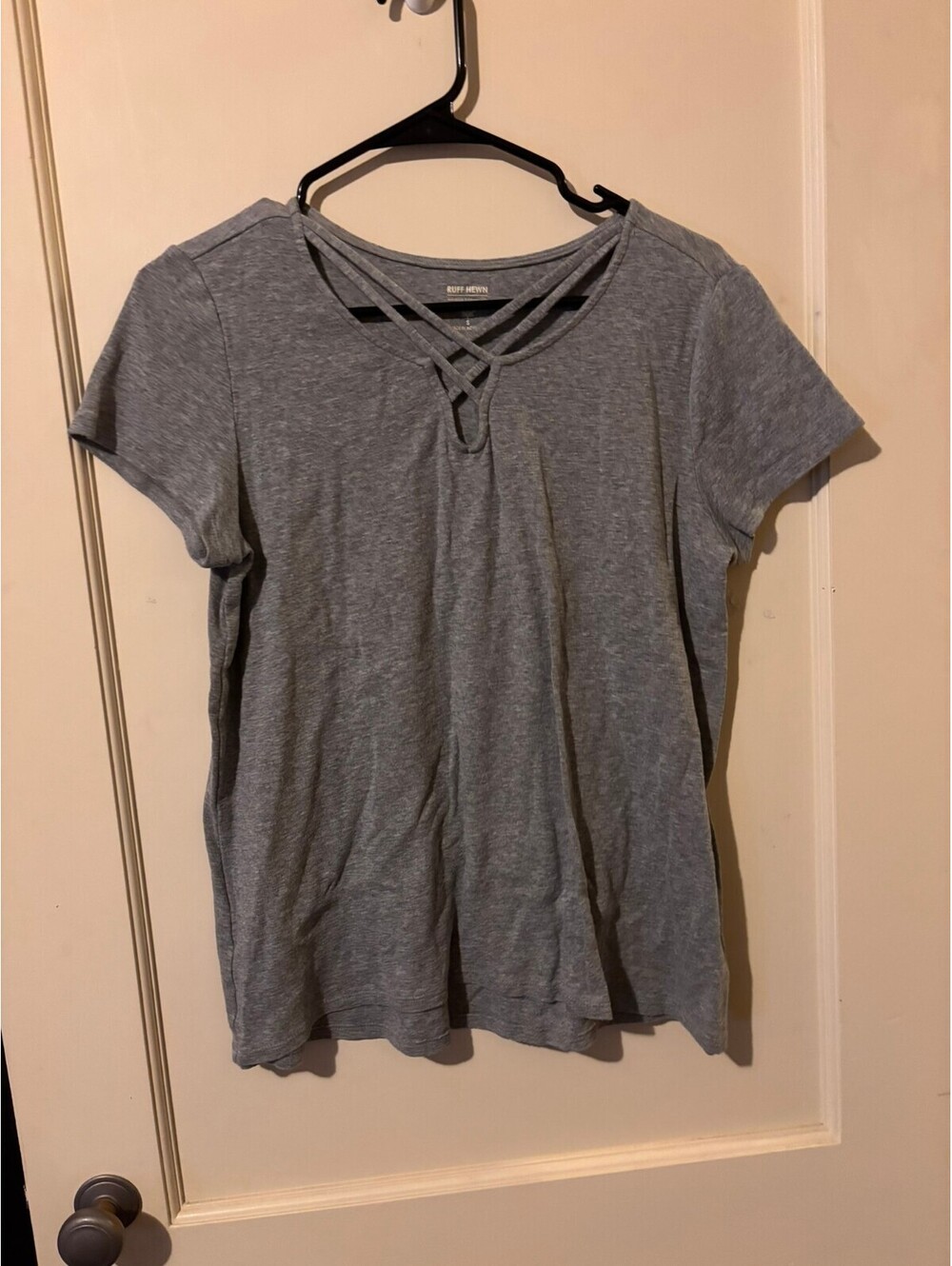 Ruff Hewan Gray Crisscross V Neck Short Sleeve Top Small